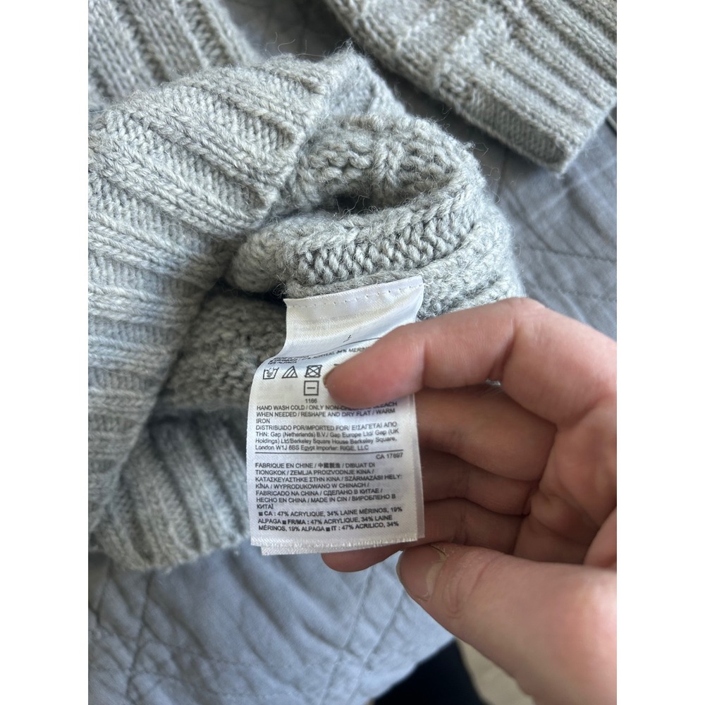 Banana Republic Cable Knit Sweater L Gray Italian‎ Yarn Crew Neck Old Money - Picture 3 of 11